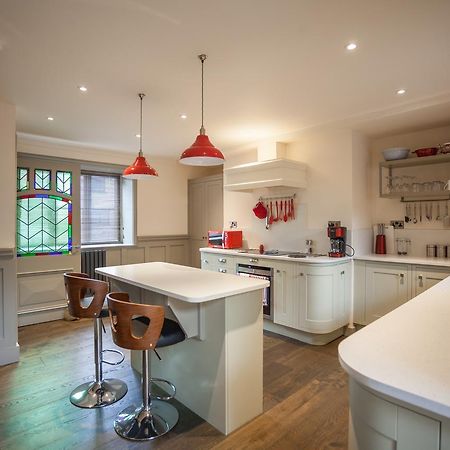 Ludlow - Linnet House - Well Presented Townhouse With Parking - Perfect Location For Exploring On Foot, Sleeps Up To 8 Guests - Hosted By Rentmyhouse Bagian luar foto