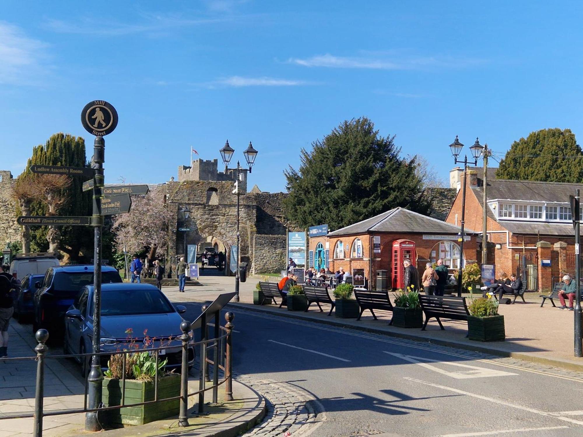 Ludlow - Linnet House - Well Presented Townhouse With Parking - Perfect Location For Exploring On Foot, Sleeps Up To 8 Guests - Hosted By Rentmyhouse Bagian luar foto