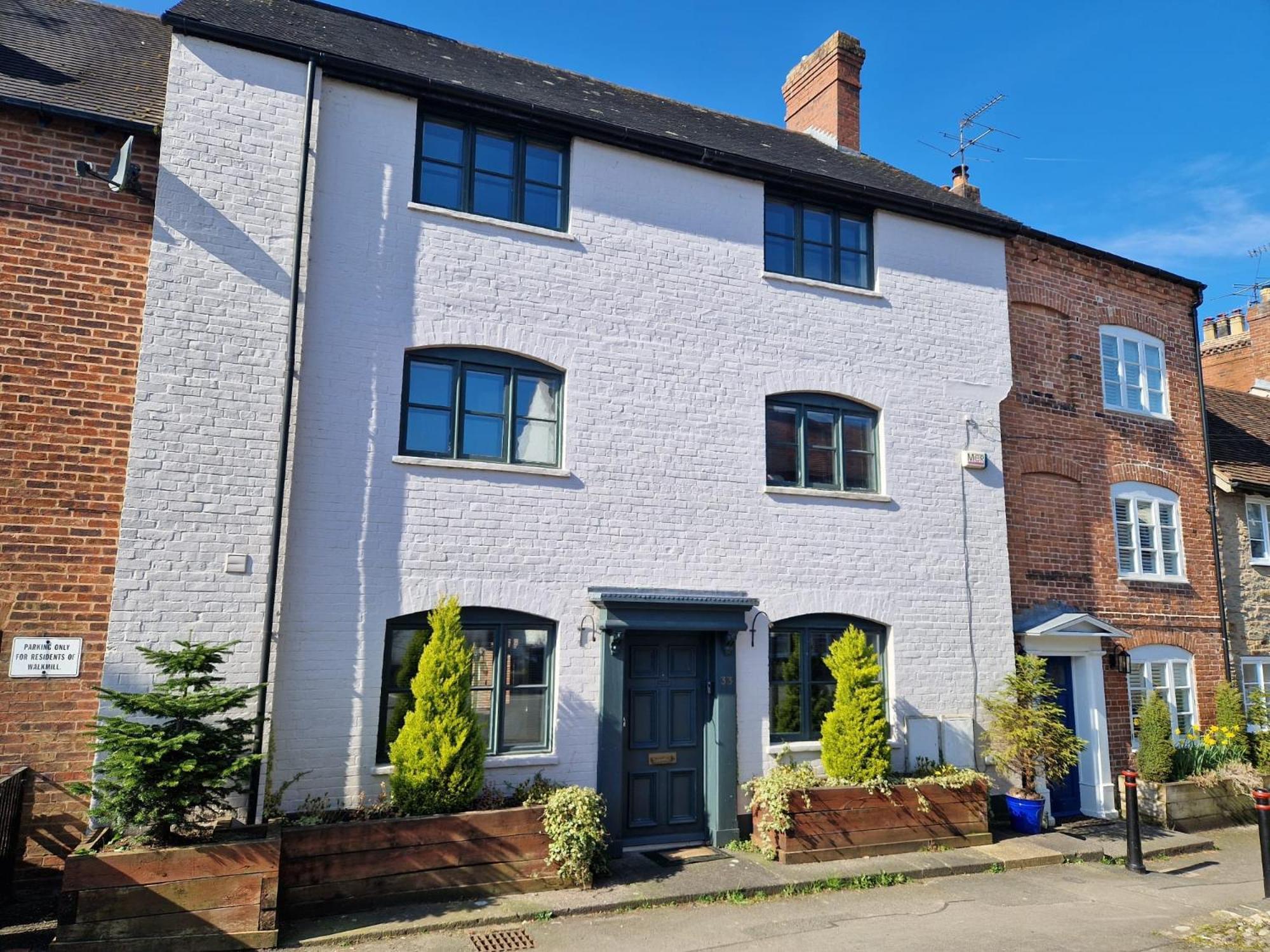 Ludlow - Linnet House - Well Presented Townhouse With Parking - Perfect Location For Exploring On Foot, Sleeps Up To 8 Guests - Hosted By Rentmyhouse Bagian luar foto