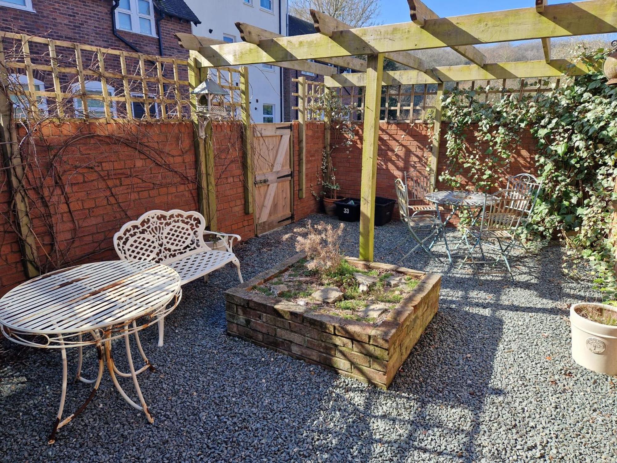 Ludlow - Linnet House - Well Presented Townhouse With Parking - Perfect Location For Exploring On Foot, Sleeps Up To 8 Guests - Hosted By Rentmyhouse Bagian luar foto